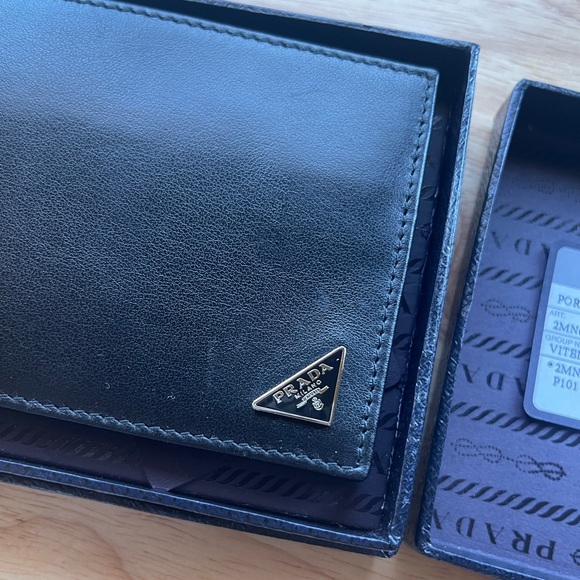 Prada black billfold wallet - Picture 5 of 5
